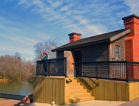 Columbia Canal Bathroom (The River Alliance)